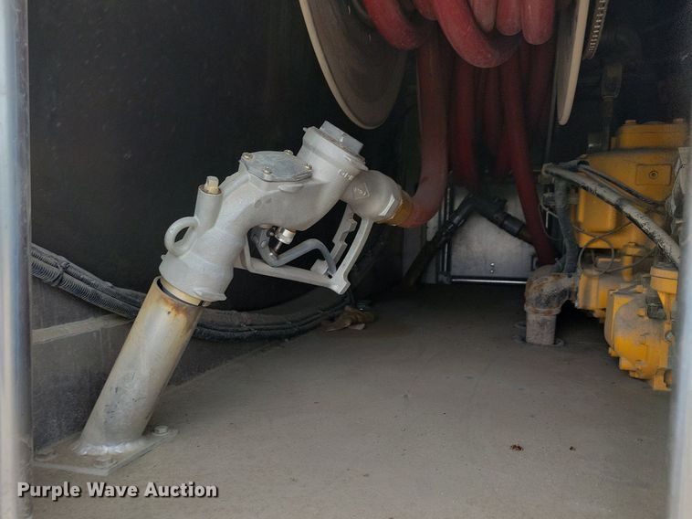 image for item KB9016 2012 Kenworth T440 fuel truck