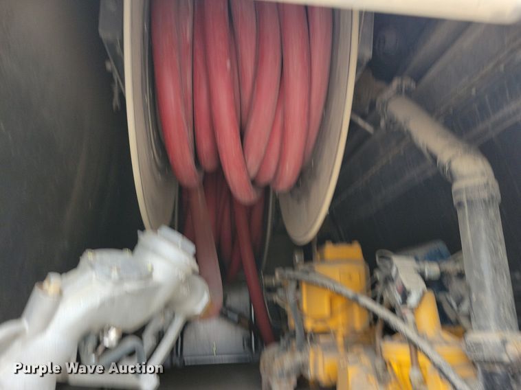 image for item KB9016 2012 Kenworth T440 fuel truck