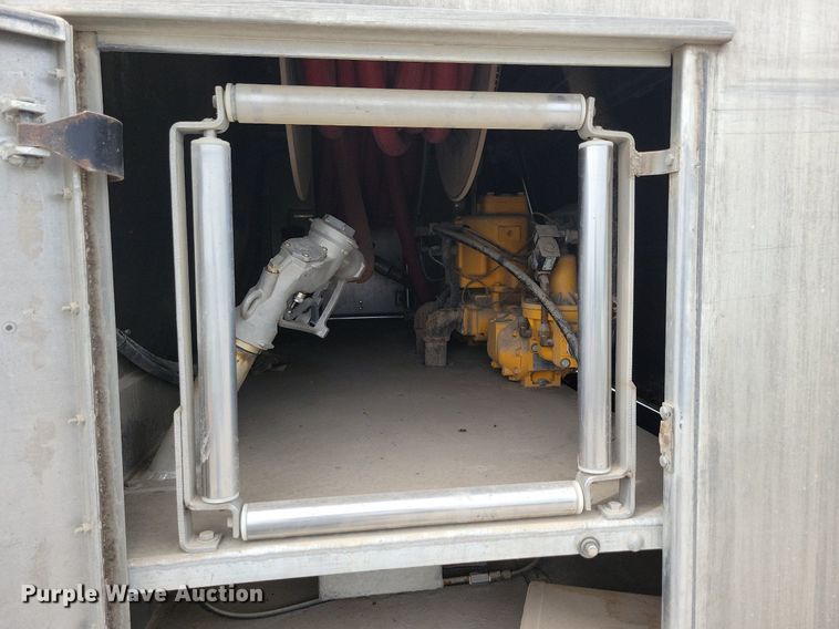 image for item KB9016 2012 Kenworth T440 fuel truck