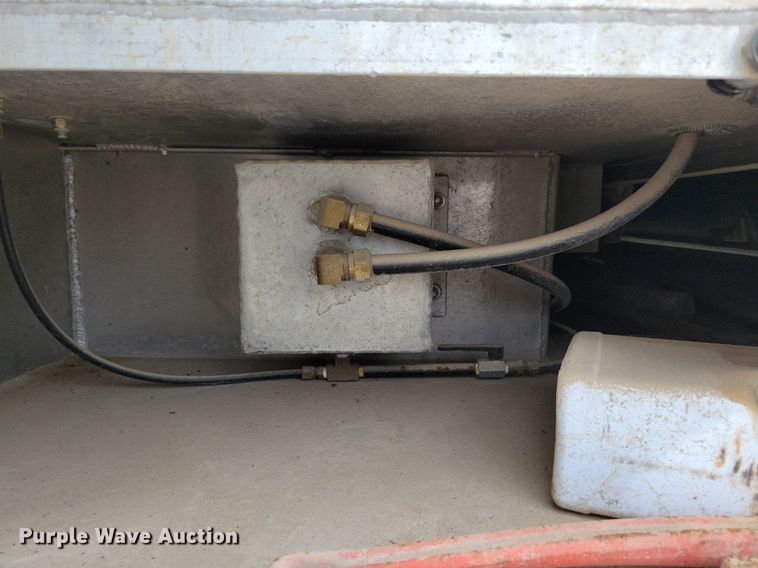 image for item KB9016 2012 Kenworth T440 fuel truck