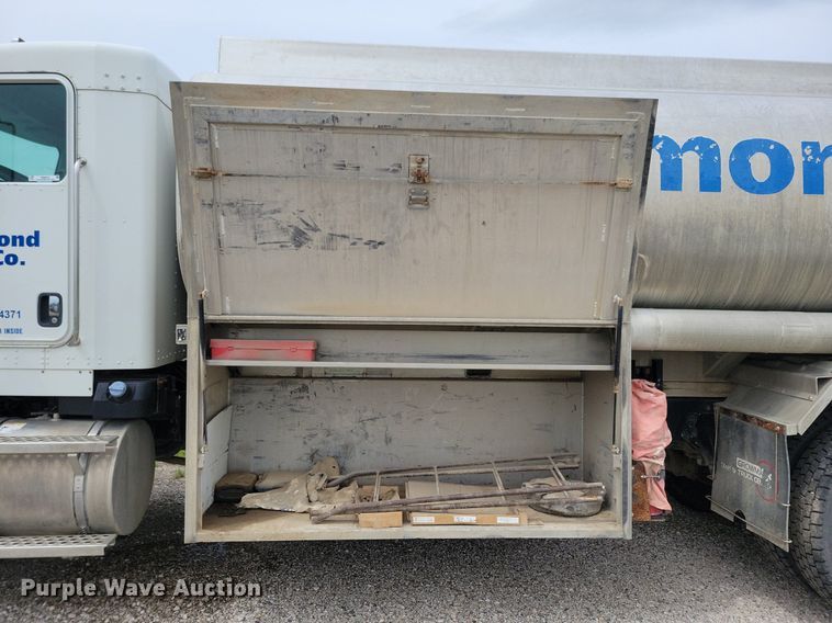 image for item KB9016 2012 Kenworth T440 fuel truck