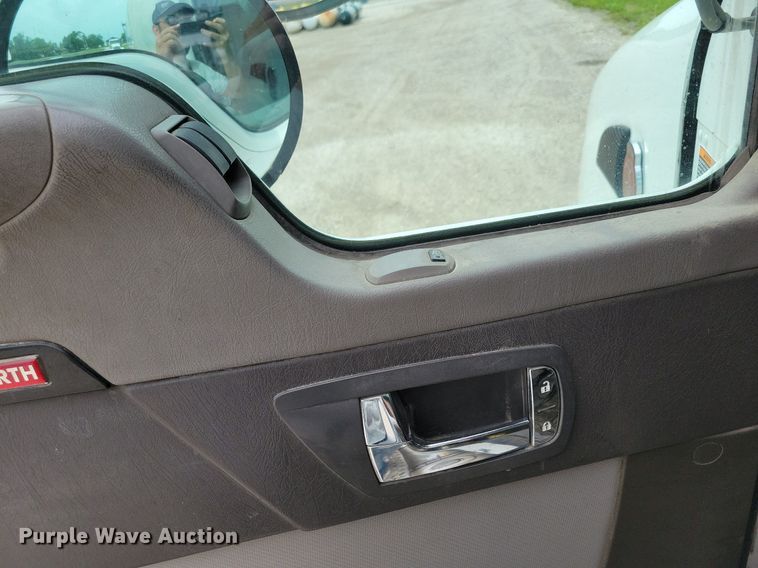 image for item KB9016 2012 Kenworth T440 fuel truck