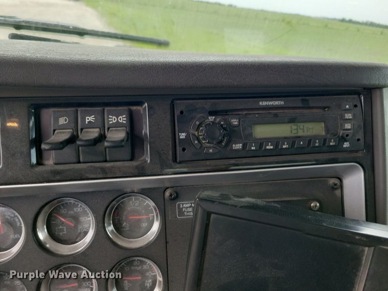 image for item KB9016 2012 Kenworth T440 fuel truck