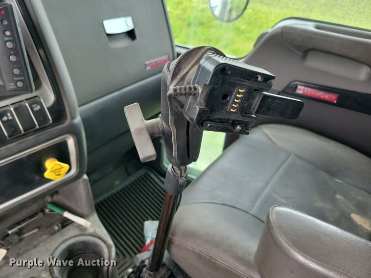 image for item KB9016 2012 Kenworth T440 fuel truck