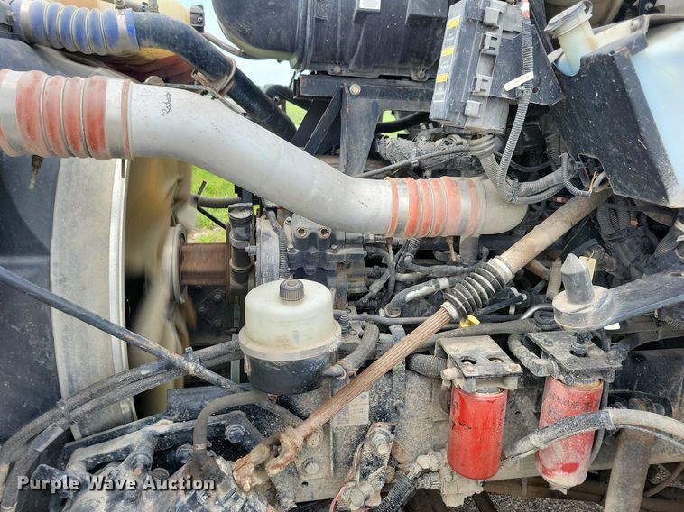 image for item KB9016 2012 Kenworth T440 fuel truck