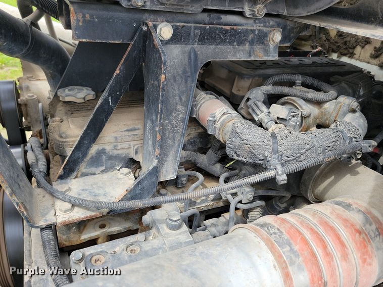 image for item KB9016 2012 Kenworth T440 fuel truck