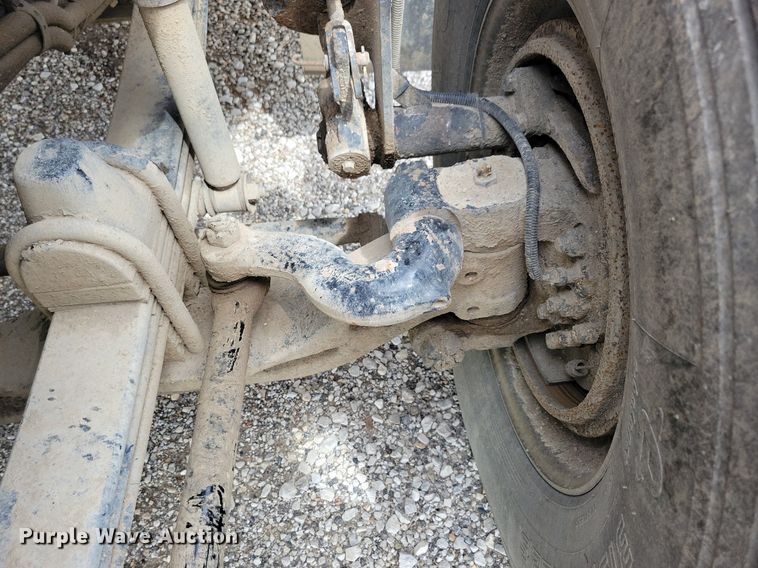 image for item KB9016 2012 Kenworth T440 fuel truck