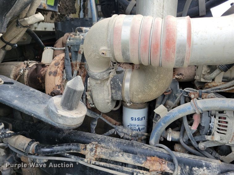 image for item KB9016 2012 Kenworth T440 fuel truck