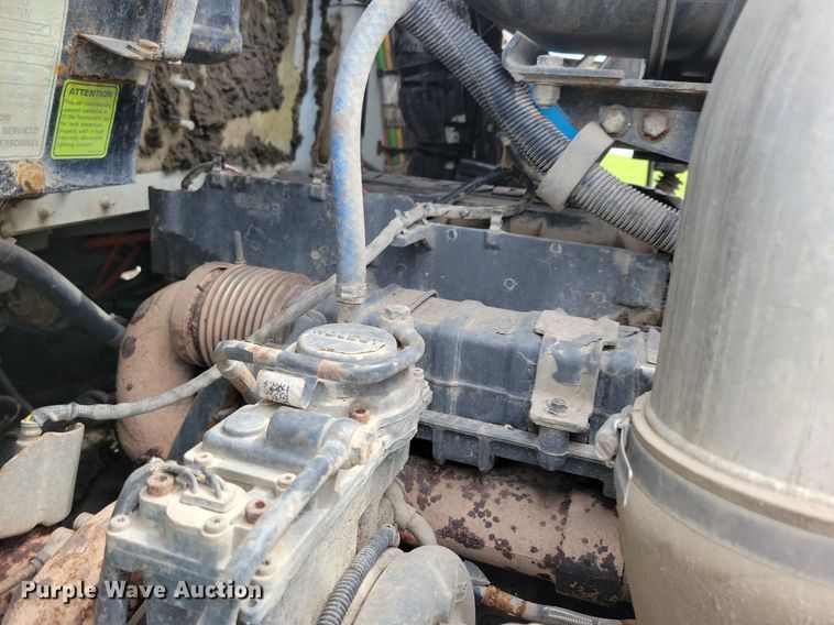 image for item KB9016 2012 Kenworth T440 fuel truck