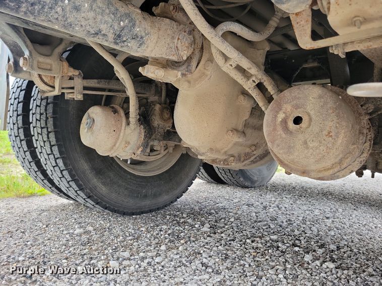 image for item KB9016 2012 Kenworth T440 fuel truck