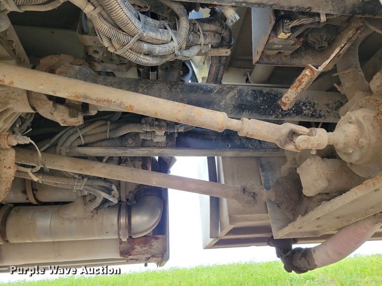 image for item KB9016 2012 Kenworth T440 fuel truck