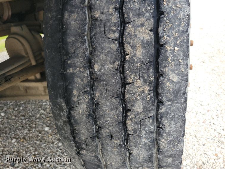 image for item KB9016 2012 Kenworth T440 fuel truck