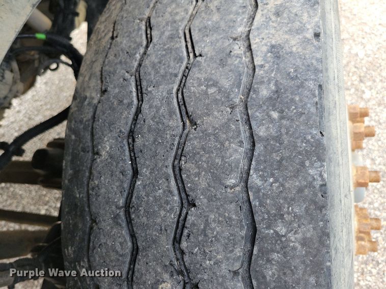 image for item KB9016 2012 Kenworth T440 fuel truck