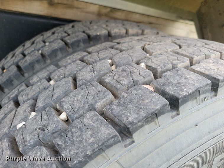 image for item KB9016 2012 Kenworth T440 fuel truck