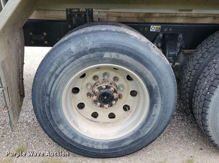 image for item KB9016 2012 Kenworth T440 fuel truck