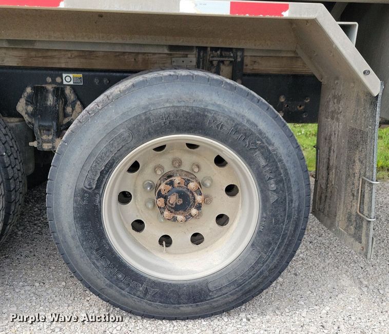 image for item KB9016 2012 Kenworth T440 fuel truck