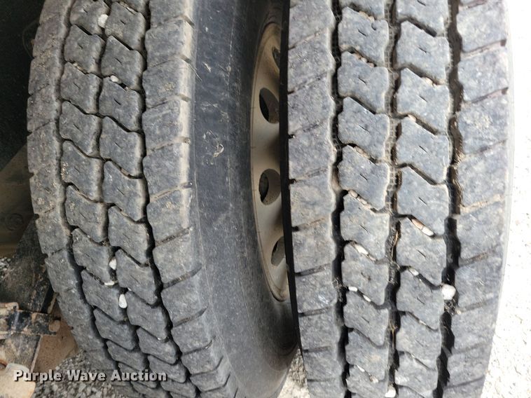 image for item KB9016 2012 Kenworth T440 fuel truck