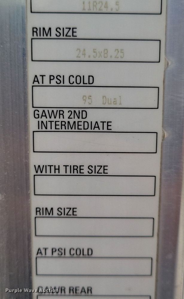 image for item KB9016 2012 Kenworth T440 fuel truck