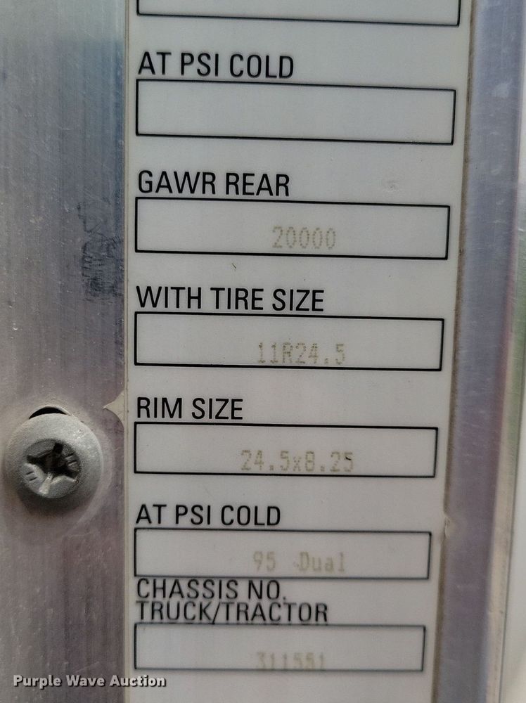 image for item KB9016 2012 Kenworth T440 fuel truck