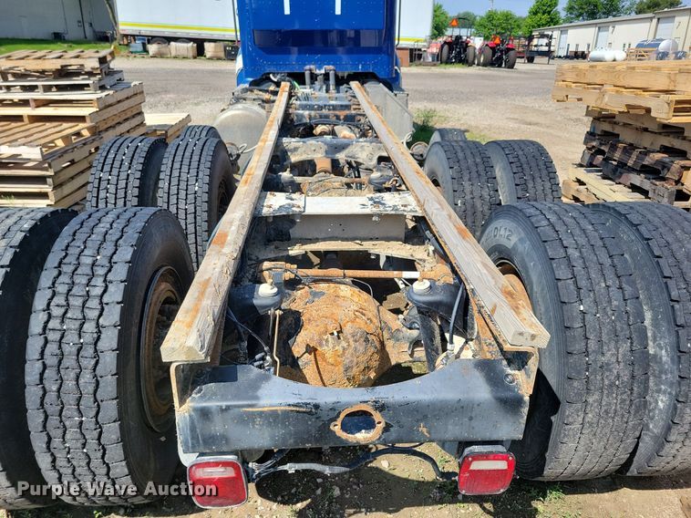 image for item KB9033 2008 Peterbilt 386 semi truck