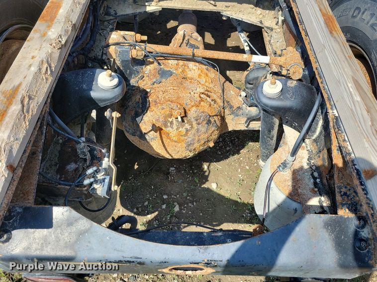 image for item KB9033 2008 Peterbilt 386 semi truck