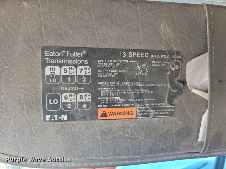 image for item KB9033 2008 Peterbilt 386 semi truck