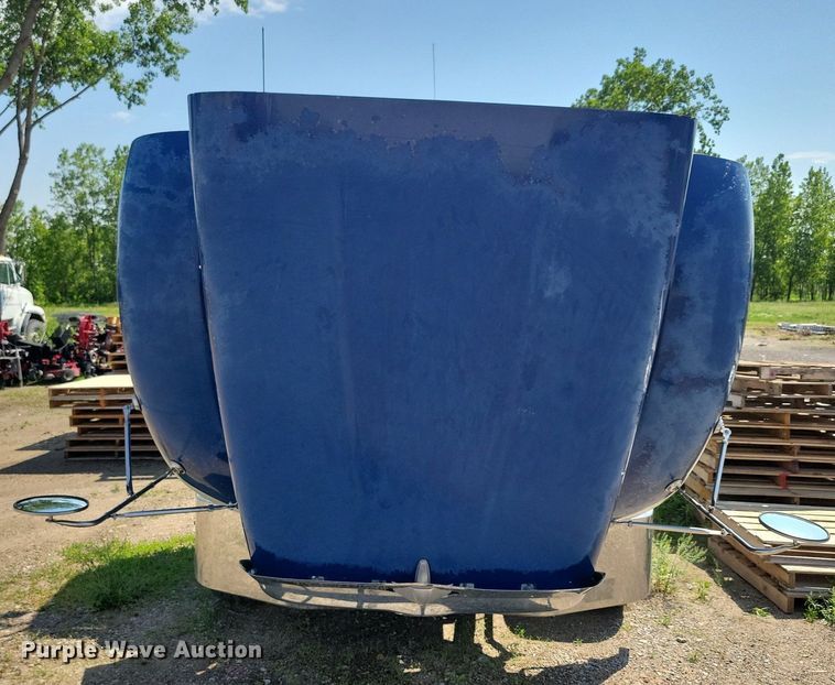 image for item KB9033 2008 Peterbilt 386 semi truck