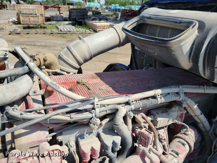 image for item KB9033 2008 Peterbilt 386 semi truck