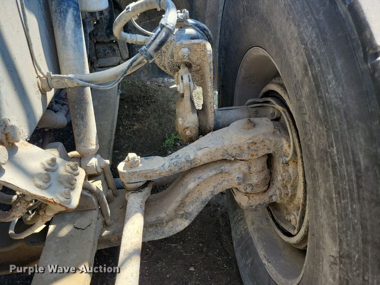 image for item KB9033 2008 Peterbilt 386 semi truck