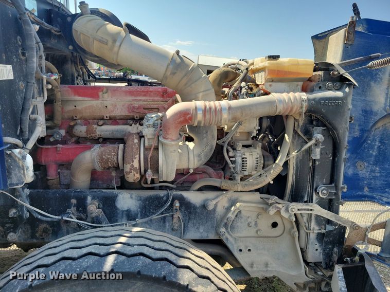 image for item KB9033 2008 Peterbilt 386 semi truck