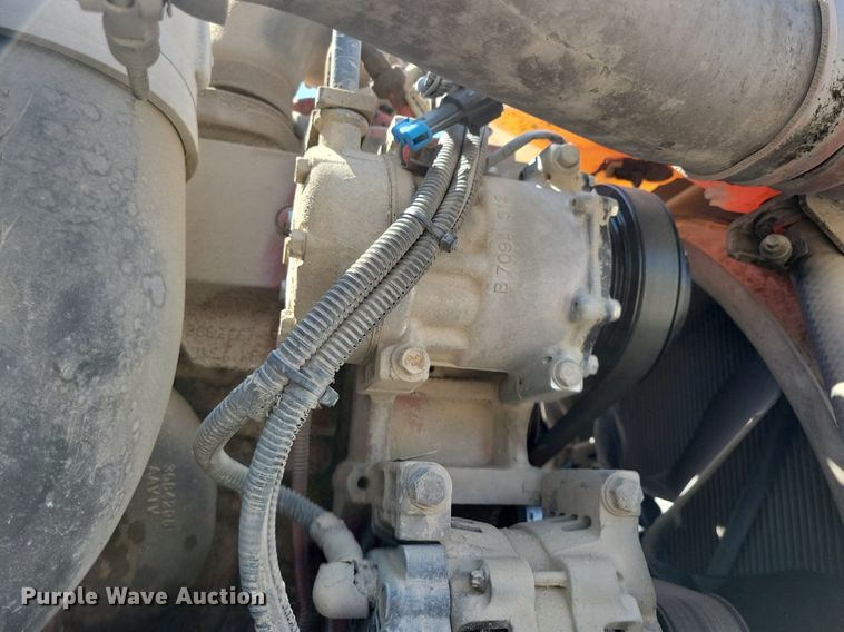 image for item KB9033 2008 Peterbilt 386 semi truck