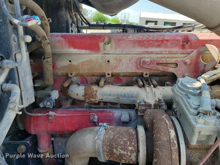 image for item KB9033 2008 Peterbilt 386 semi truck