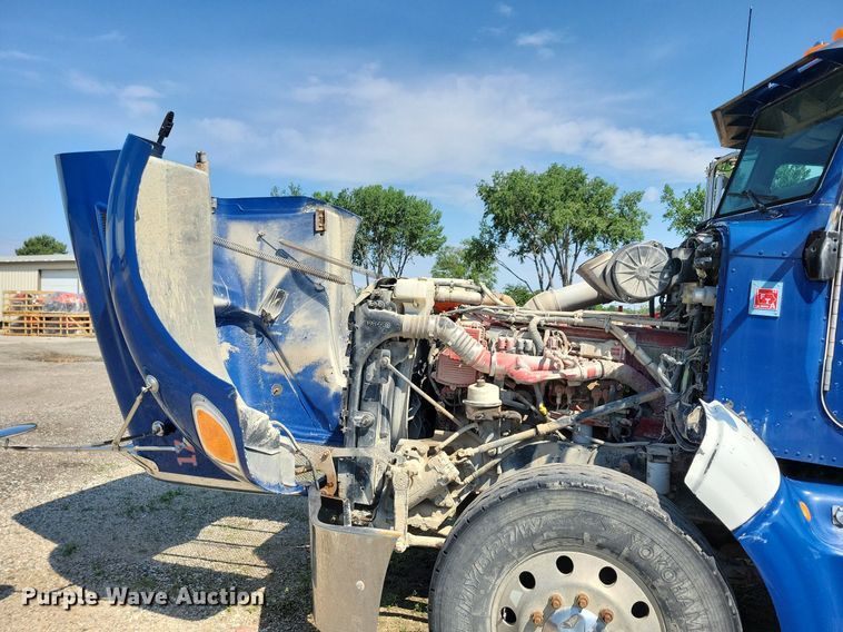 image for item KB9033 2008 Peterbilt 386 semi truck