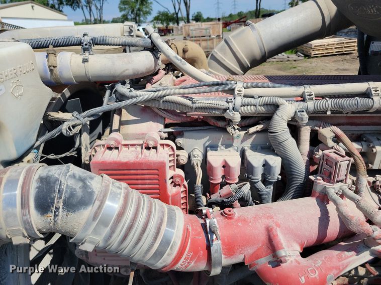 image for item KB9033 2008 Peterbilt 386 semi truck