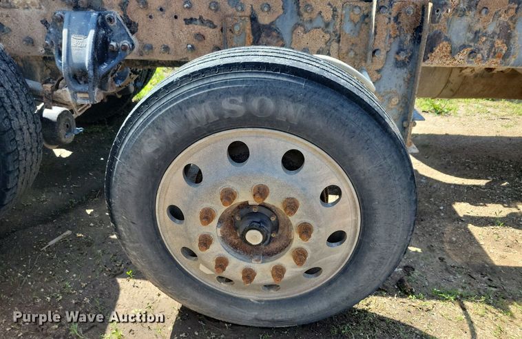 image for item KB9033 2008 Peterbilt 386 semi truck