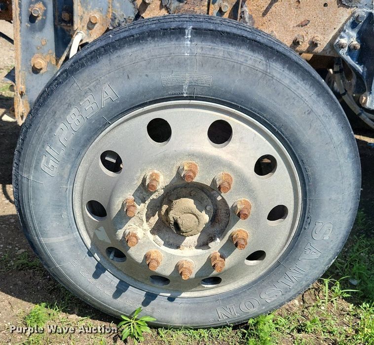 image for item KB9033 2008 Peterbilt 386 semi truck