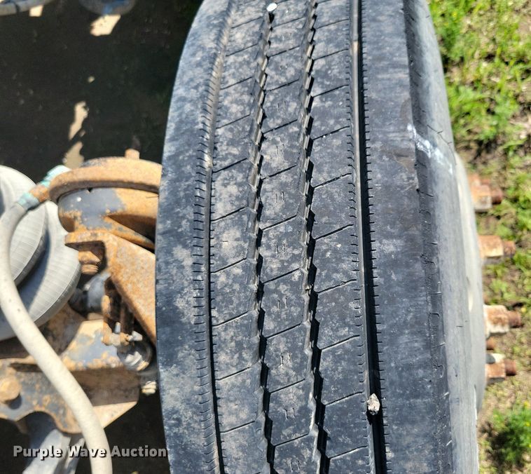 image for item KB9033 2008 Peterbilt 386 semi truck