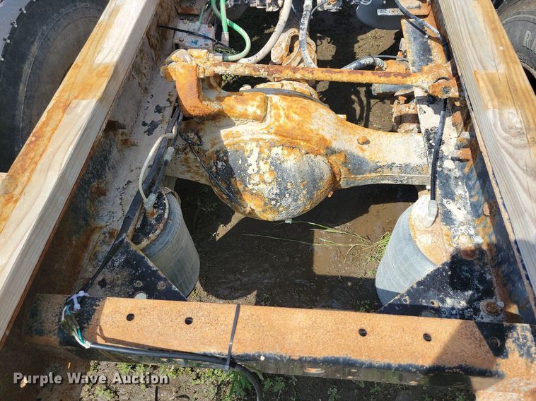 image for item KB9034 2003 International  Eagle 9400i truck cab and chassis