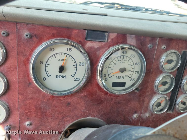 image for item KB9034 2003 International  Eagle 9400i truck cab and chassis