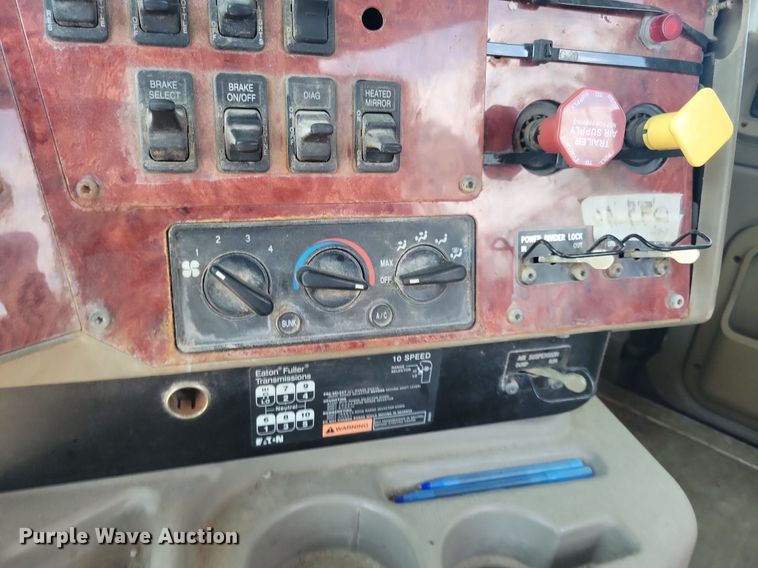 image for item KB9034 2003 International  Eagle 9400i truck cab and chassis