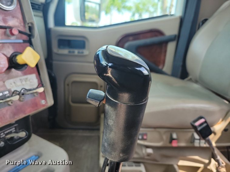 image for item KB9034 2003 International  Eagle 9400i truck cab and chassis