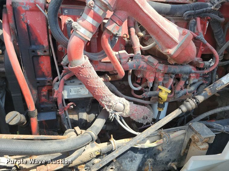 image for item KB9034 2003 International  Eagle 9400i truck cab and chassis