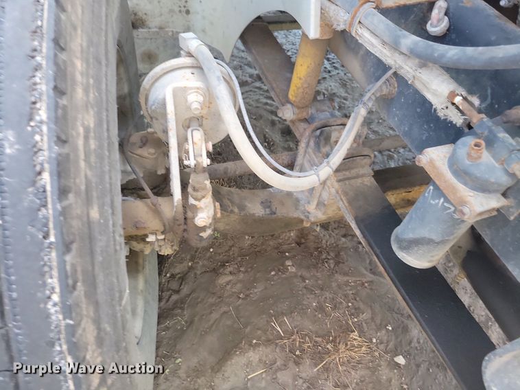 image for item KB9034 2003 International  Eagle 9400i truck cab and chassis