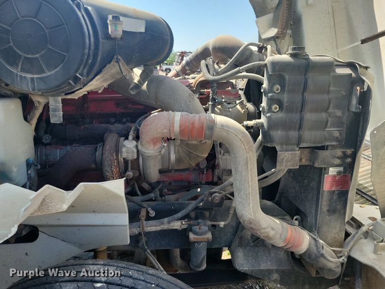 image for item KB9034 2003 International  Eagle 9400i truck cab and chassis