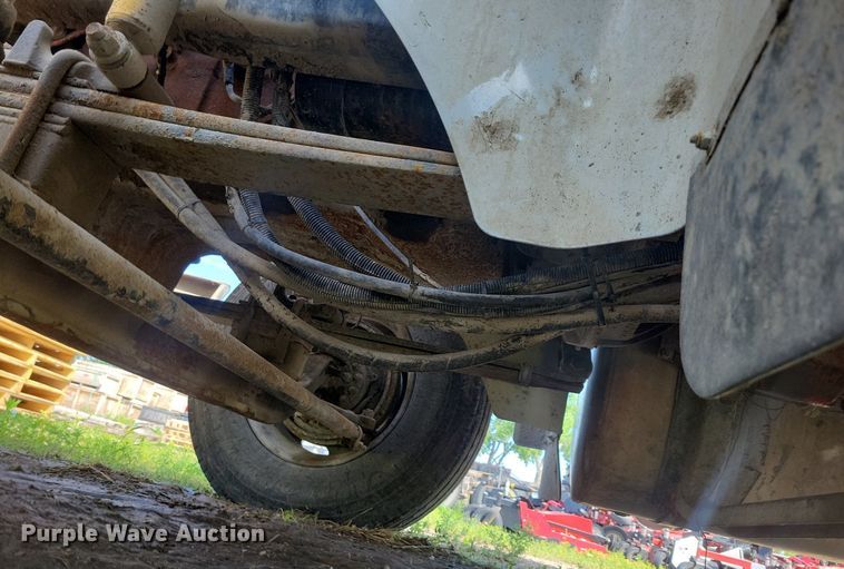 image for item KB9034 2003 International  Eagle 9400i truck cab and chassis