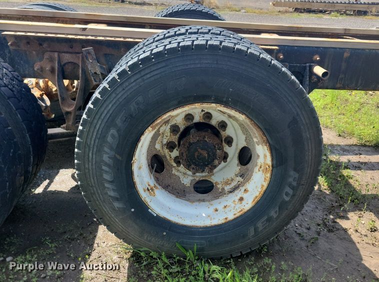 image for item KB9034 2003 International  Eagle 9400i truck cab and chassis