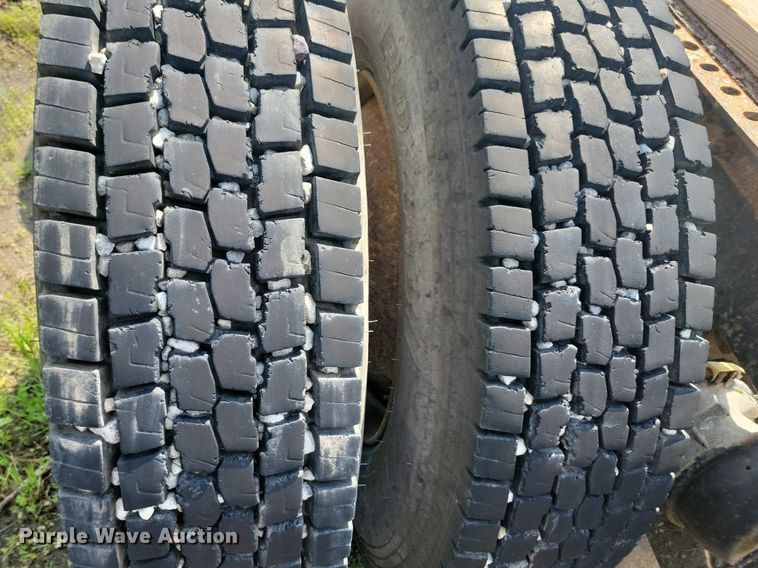 image for item KB9034 2003 International  Eagle 9400i truck cab and chassis