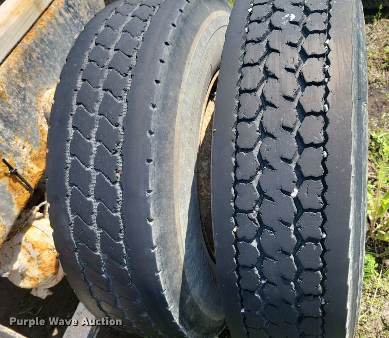 image for item KB9034 2003 International  Eagle 9400i truck cab and chassis