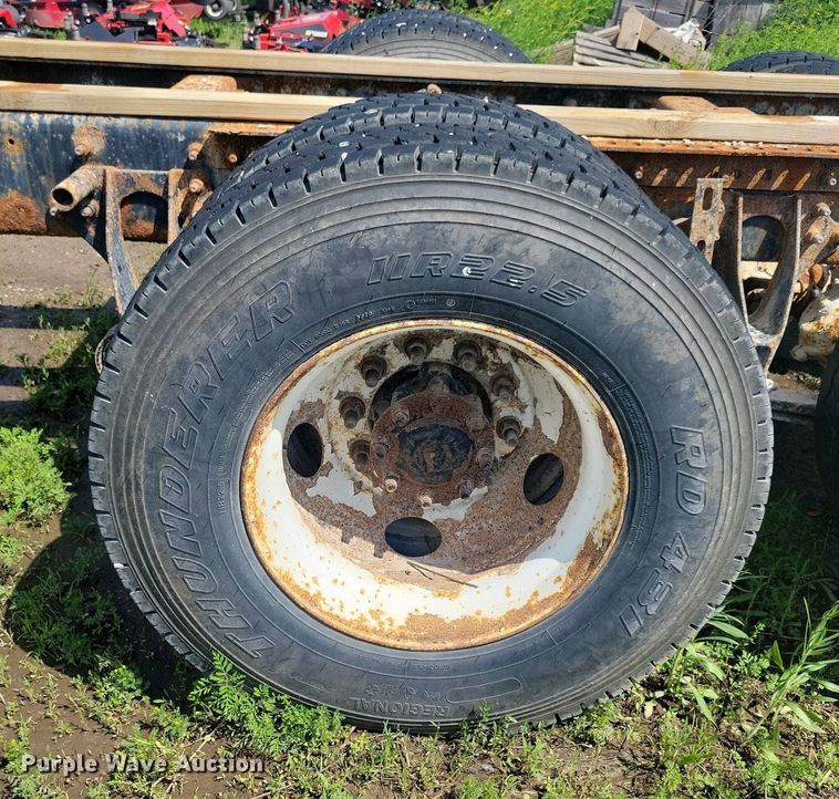 image for item KB9034 2003 International  Eagle 9400i truck cab and chassis