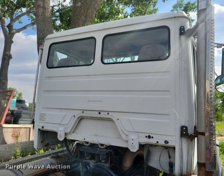 image for item KB9035 2003 Freightliner  FL112 truck cab and chassis